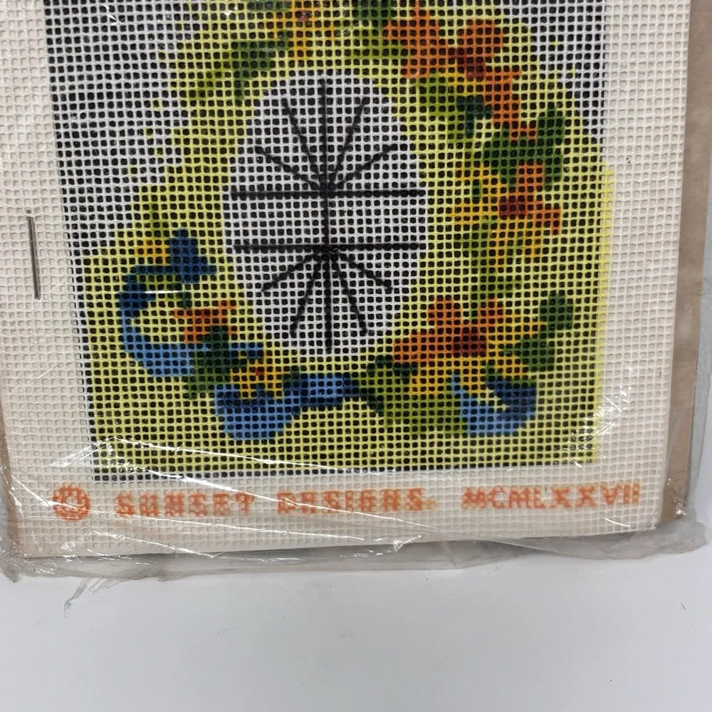 Vintage Sunset Jiffy Needlepoint Wedding & Daisies Photo Frame‎ Kit #5614 NOS